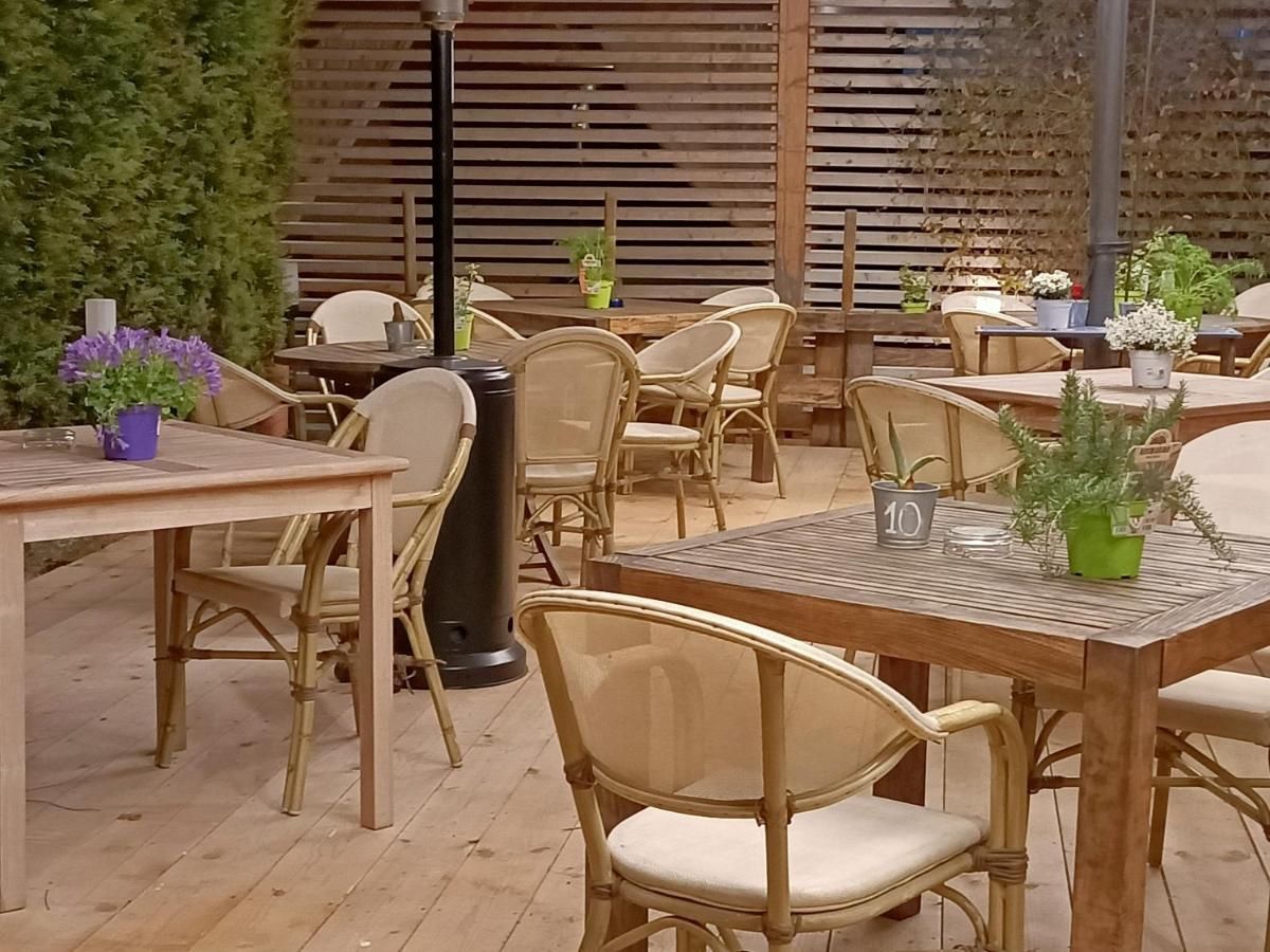 Osteria E Locanda Del Viaggiatore Russi Eksteriør bilde