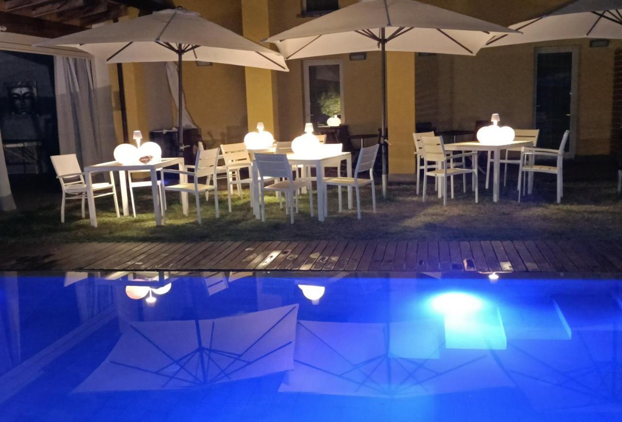 Osteria E Locanda Del Viaggiatore Russi Eksteriør bilde