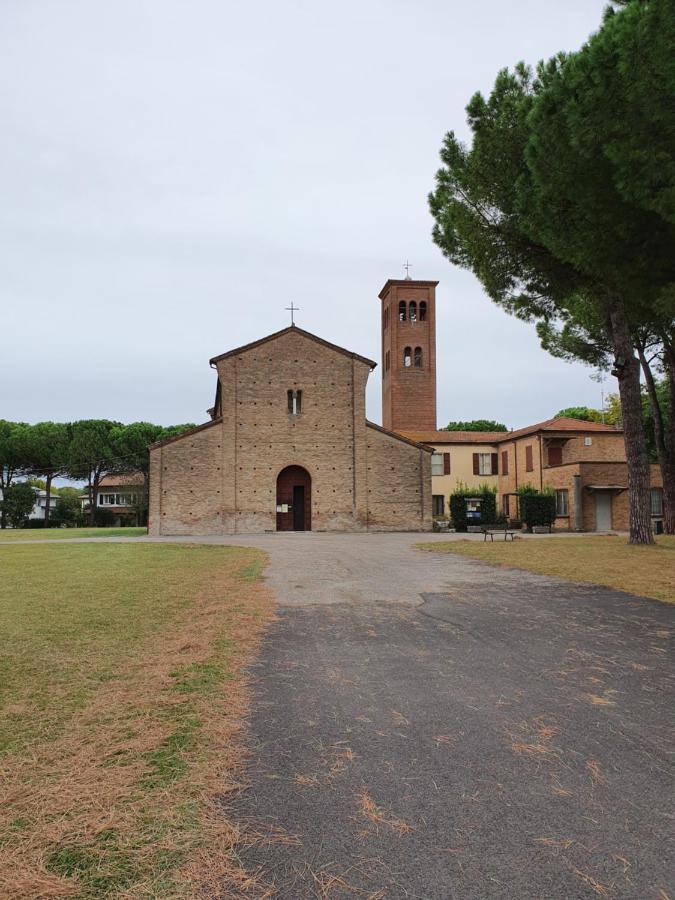 Osteria E Locanda Del Viaggiatore Russi Eksteriør bilde